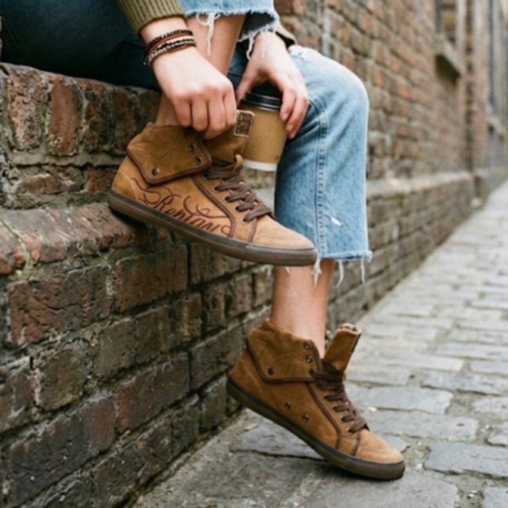 Replay | NWOT brown suede high top Shoes | size 7